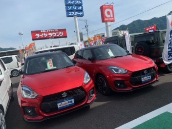 スイフトスポーツ赤黒完売です！